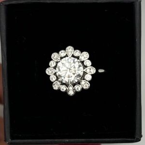 Elegant Silver 2 CT Moissanite Floral Ring